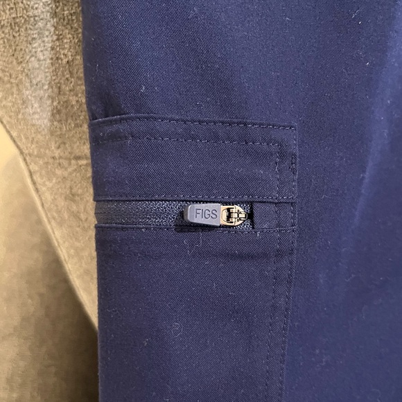 Navy Figs cargo pants joggers - Picture 2 of 3